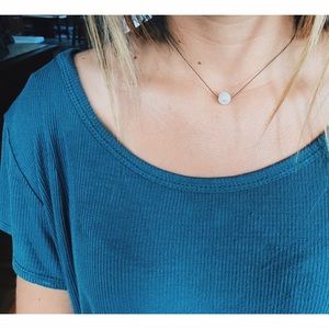 Pearl choker necklace (available on etsy!)>