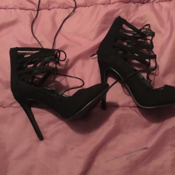 Heels - Picture 2 of 3