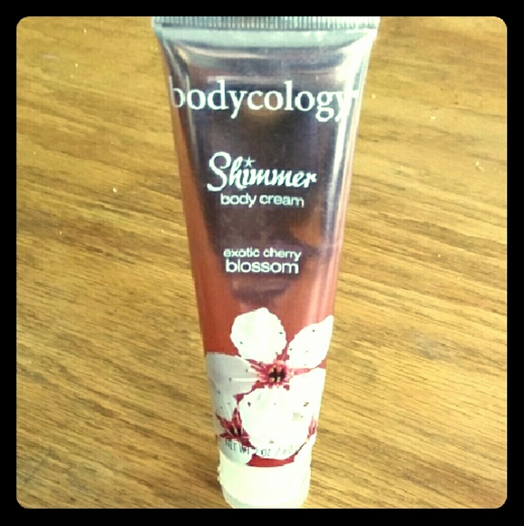 Cherry Shimmer body cream