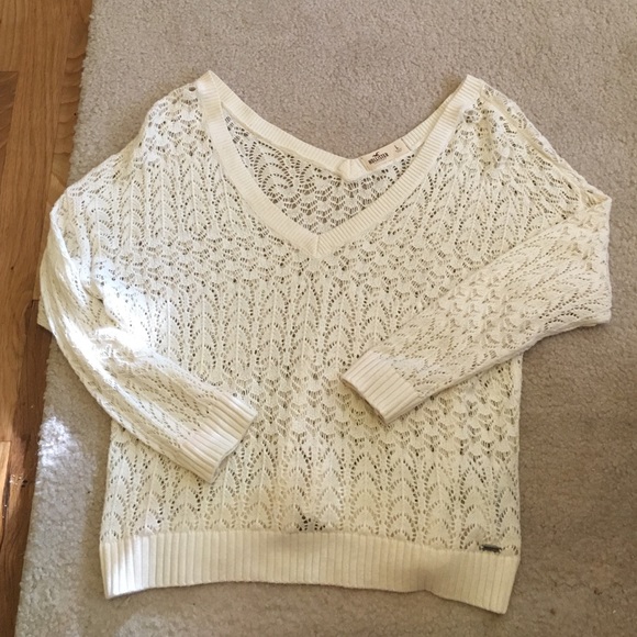 Hollister Cream Sweater 🎀