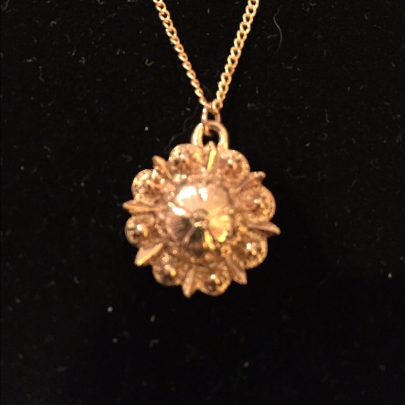 16" necklace KY Derby hat necklace & earring set - Picture 2 of 4