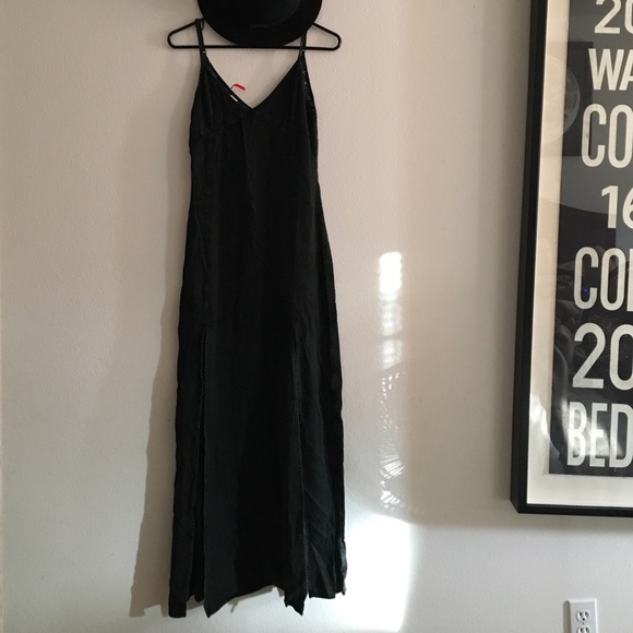 Oh so comfortable black maxi dress!