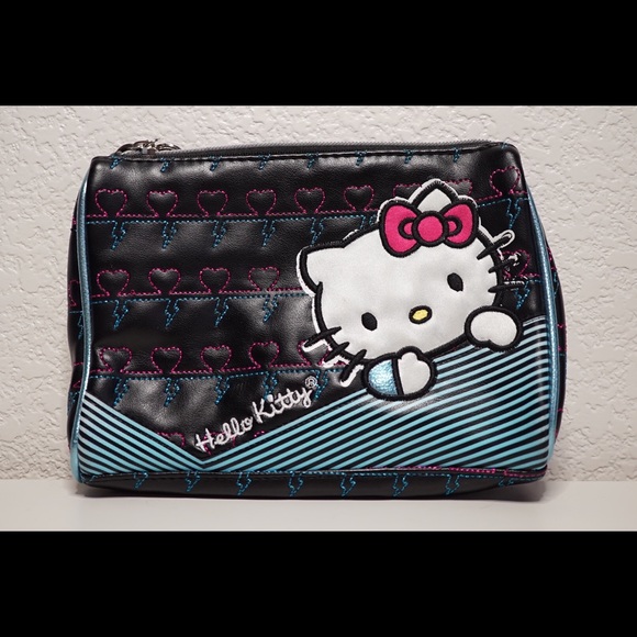 Hello Kitty Loungefly Heart Bolt Clutch NWOT - Picture 1 of 4