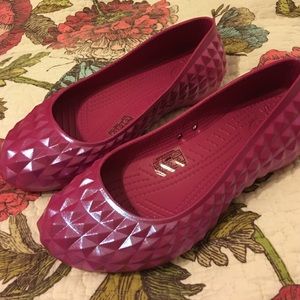 🦄FLASH SALE🦄 Women's Crocs pink metallic flats 8