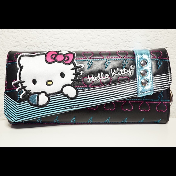 Hello Kitty Loungefly Heart Bolt Wallet NWOT