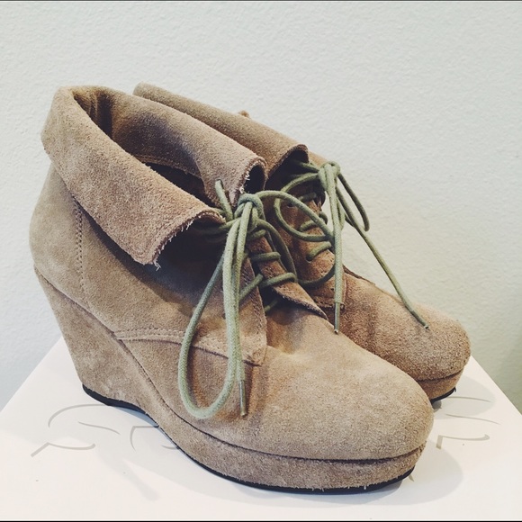 Steve Madden "Maarkee" lace up suede wedge booties