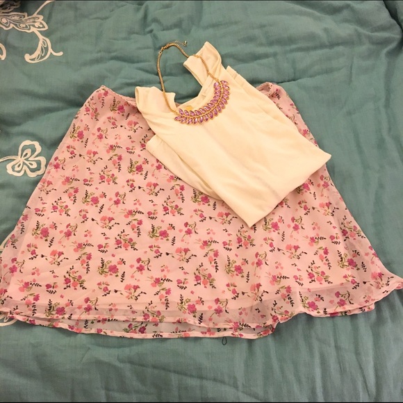 🎉SALE🎉 Pink floral mini skirt