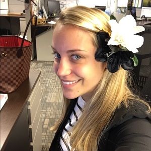 Meet your Posher, Danit