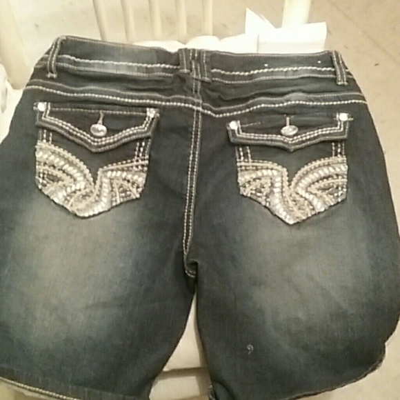 Sorry I no longer have these shorts for sale. - Picture 2 of 2