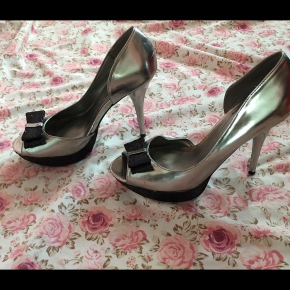 Guess heels