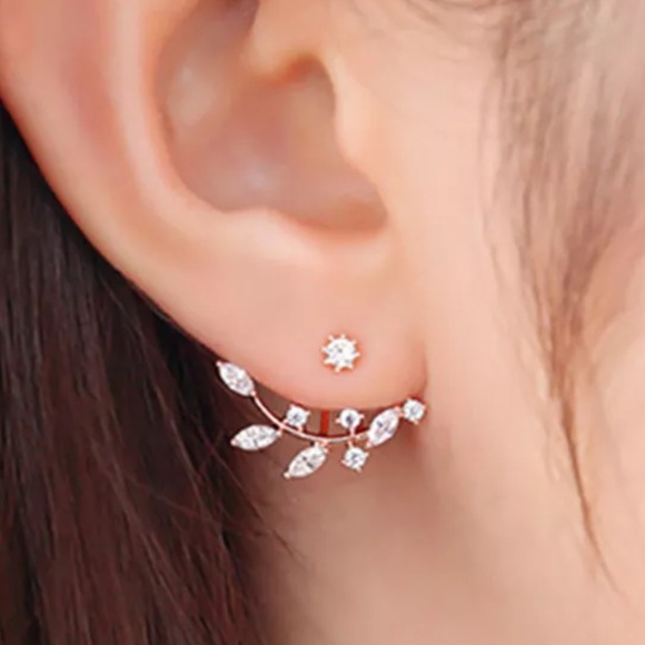 Jewelry - ❎$12 bundled❎.         NEW.       Fashion earrings