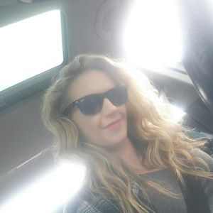 Meet your Posher, Shawna