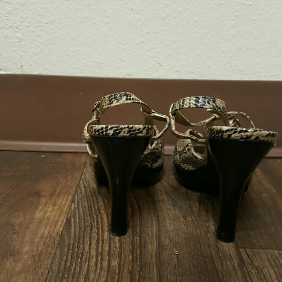 Heels - Picture 3 of 3