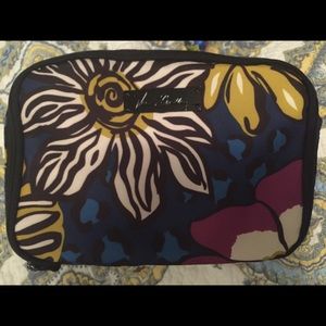 VERA BRADLEY zip bag