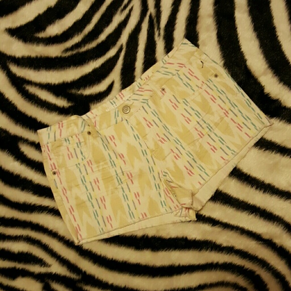 Frayed Patterned Denim Shorts