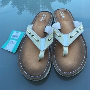 Clarks flip flops 9