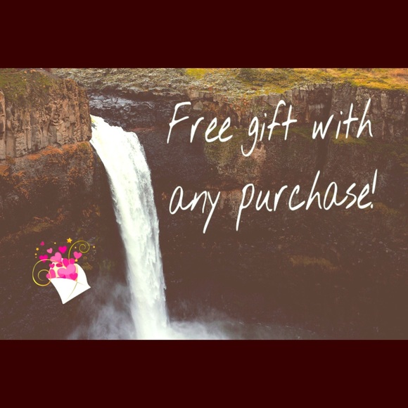 ✨FREE gift with every purchase!