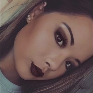 Meet your Posher, Jj