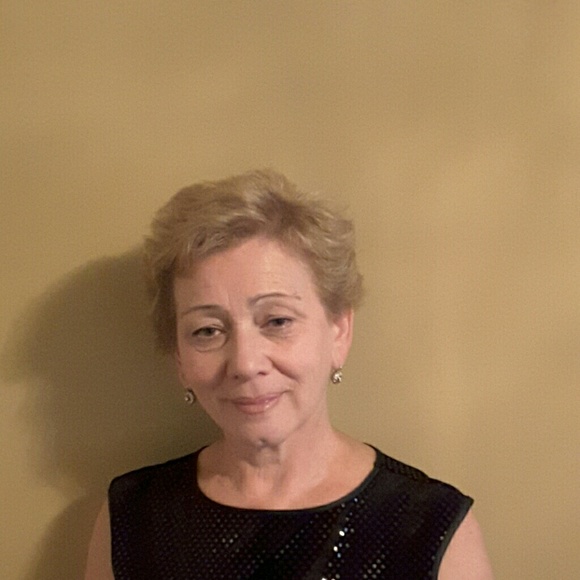 Meet your Posher, Elizabeth