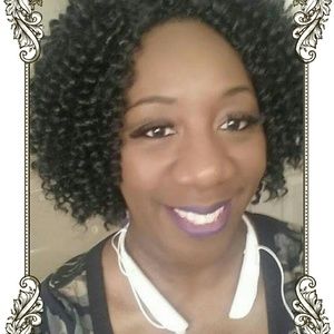 Meet your Posher, Latonya