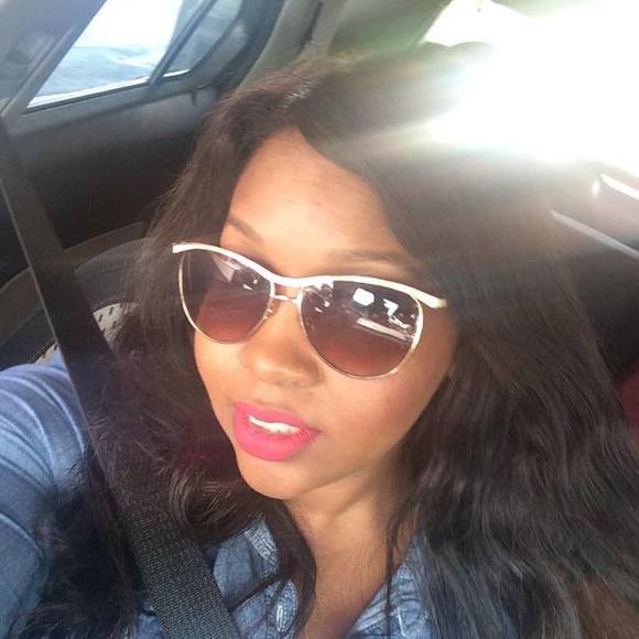 Meet your Posher, Ashley - Picture 1 of 1