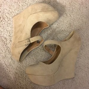 Nude Wedges