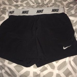 Nike shorts S