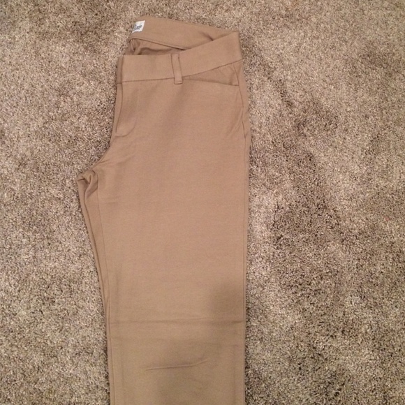 NWOT Old Navy pixie pants.