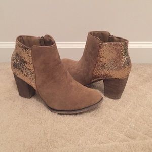 SPARKLY BROWN BOOTIES