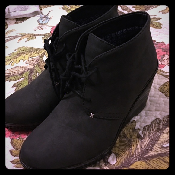 🦄FLASH SALE🦄 Dr. Scholls black wedge booties 7.5