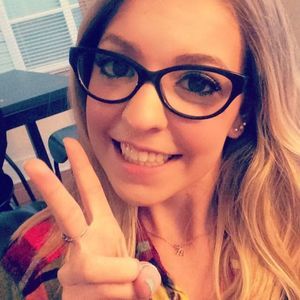 Meet your Posher, Abbey