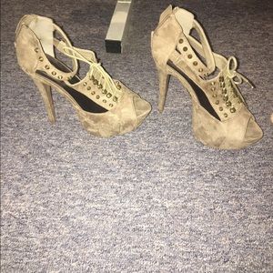 Taupe suede heel