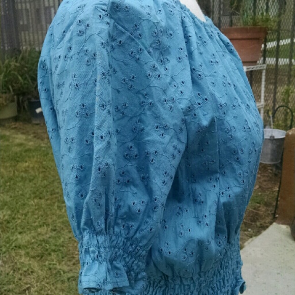 Blue top - Picture 2 of 3