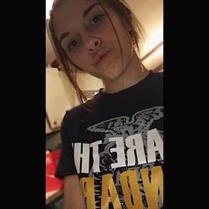 Meet your Posher, Chloe