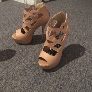 Blush colored platform heel size 7