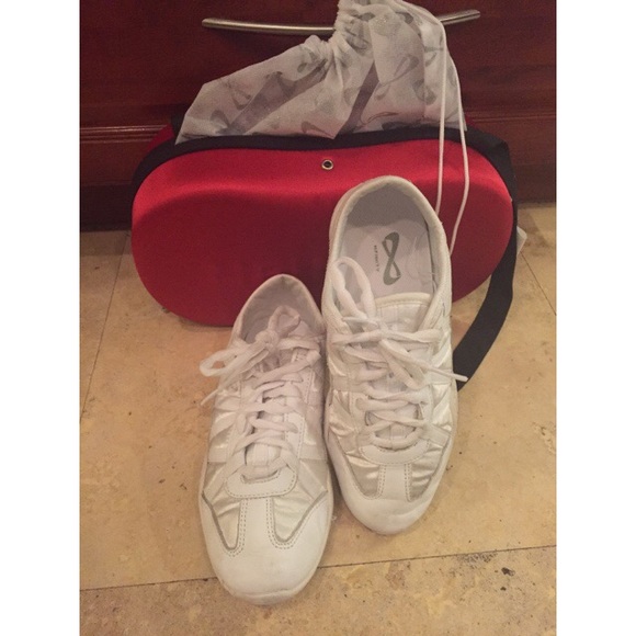 Nfinity evolution cheerleading shoes