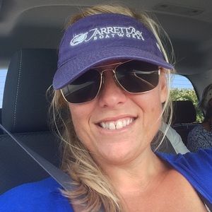 Meet your Posher, Leigh