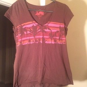 Beach ready 🌴 brown pink Gap shirt