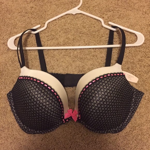Victoria's Secret Other - 💞Trade for @sparkle Very Sexy bra & hoodie 💞