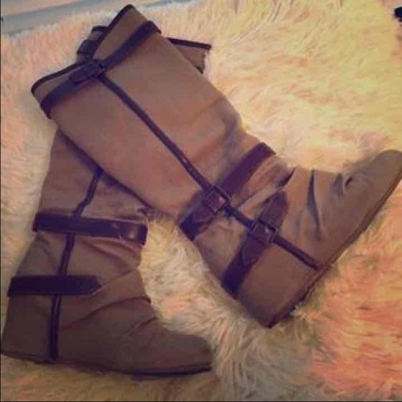 Tan canvas wedge also boots 7-8