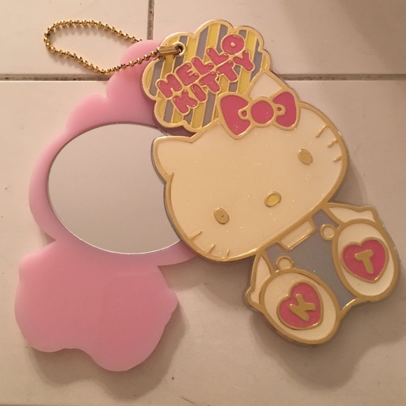 Hello Kitty Mirror - Picture 2 of 3