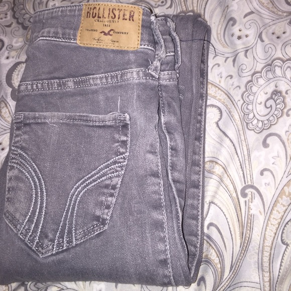 Grey distressed jeans - Picture 2 of 3