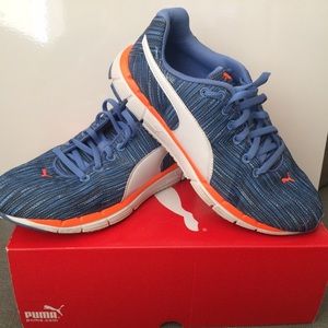 Puma Bravery Women's Running Sneakers
