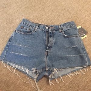 New and never worn Levi jean shorts