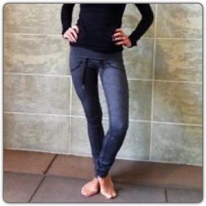 Lululemon Skinny Will Pants (rare color!)