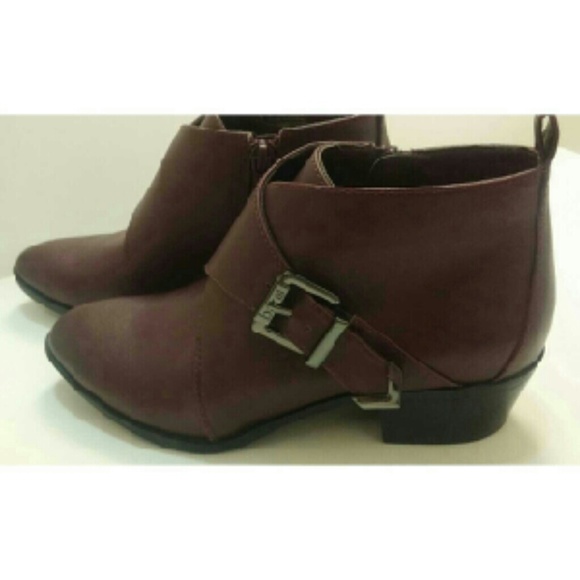 NWOB Maroon/ Burgundy Bar III Boots