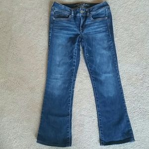 American Eagle "kick boot" Jeans  SZ 6 Short.