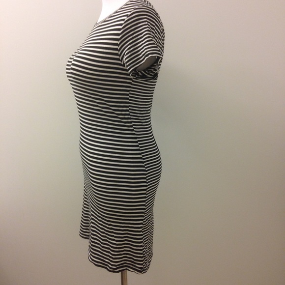 Cute black & white striped dress - Picture 2 of 2