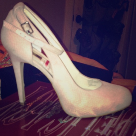 Soft pink heels💅🏼🎀🛍💗 - Picture 1 of 3