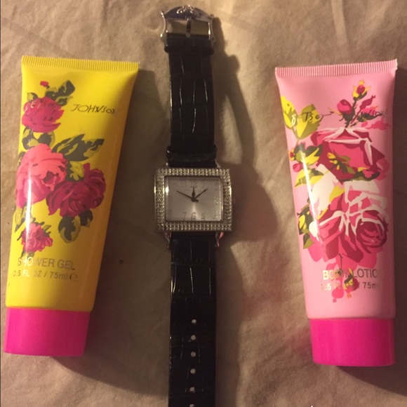 Betsey Johnson bundle - Picture 1 of 4